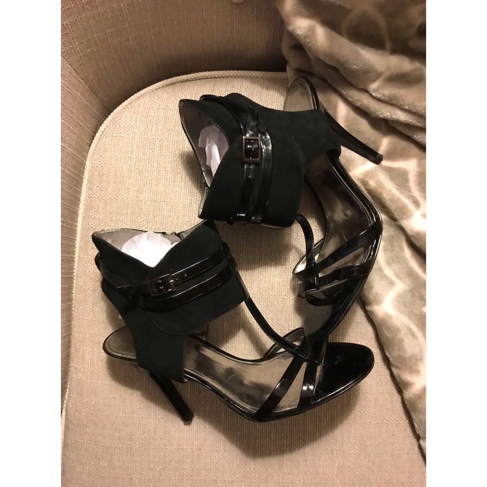 Marc Fisher Sashay T Strap Heel